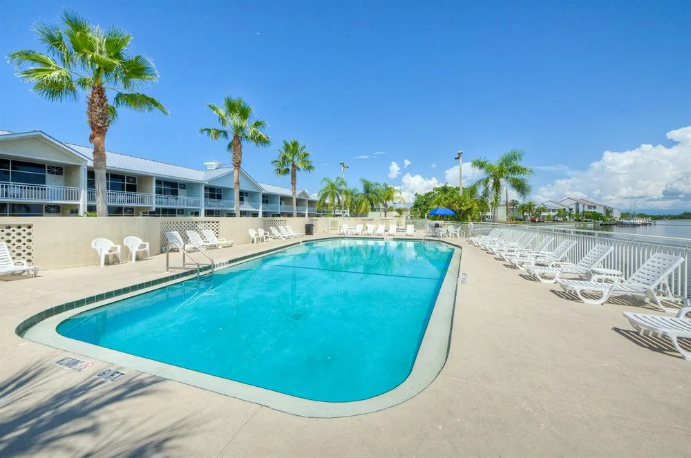 Harborside Suites at Little Harbor