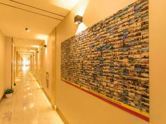 Super 8 Loft(Beijing Tiananmen Qianmen Metro Station Branch)