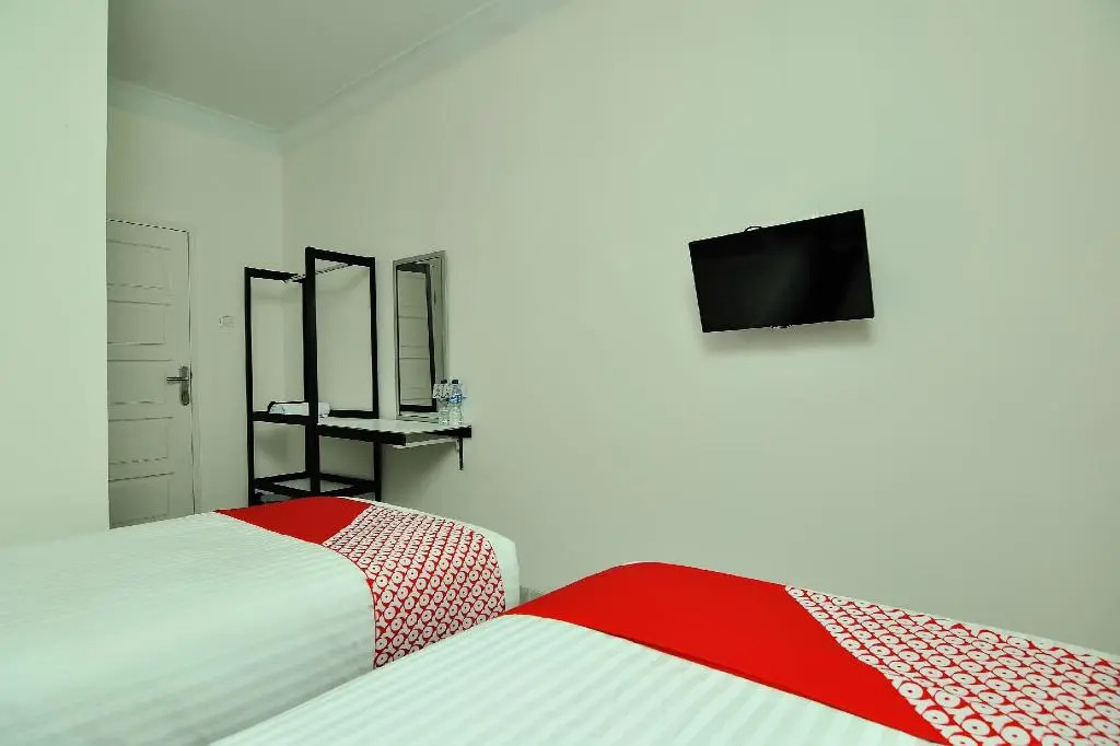 RedDoorz Syariah near Transmart Padang