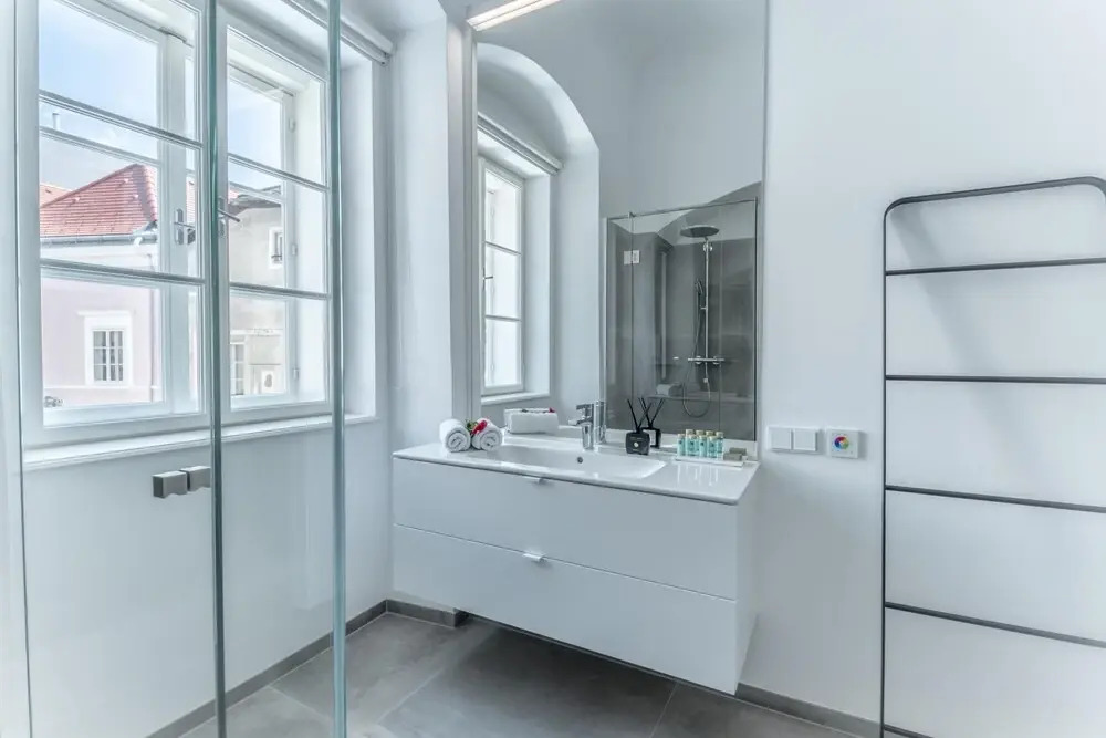 Deluxe Studio Art Collection With King Bed View and Air Conditioning