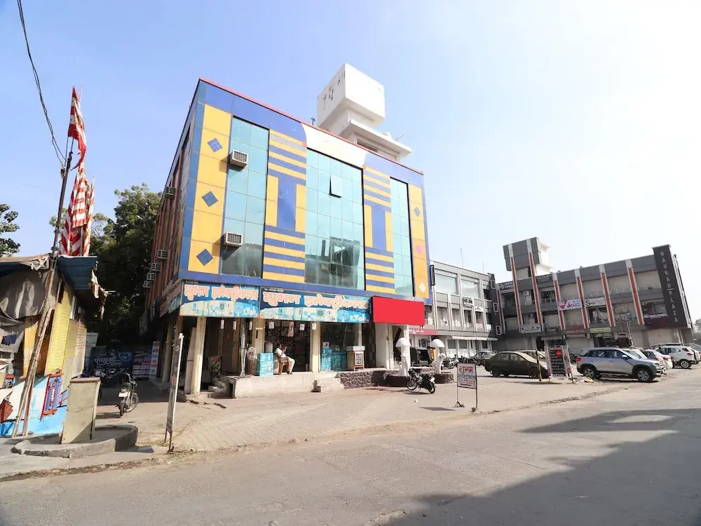 Hotel Golden Bangla by OYO Rooms