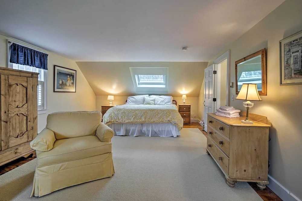 1 Mi to Nauset Beach: Upscale Orleans Home w/ Deck