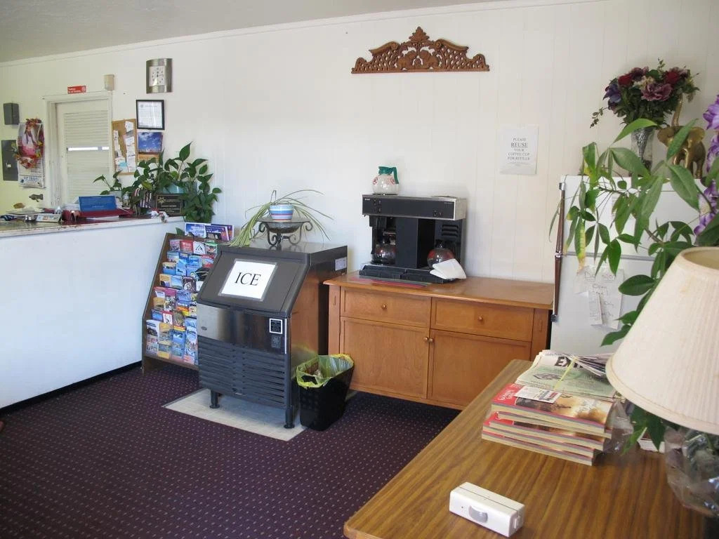 Economy Inn Ontario