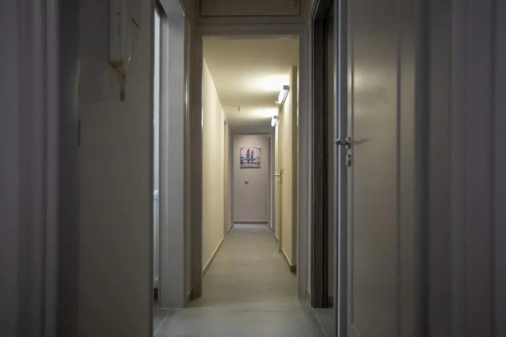 Luxurious 4 bdrm+3 bath Apt in the heart of Athens