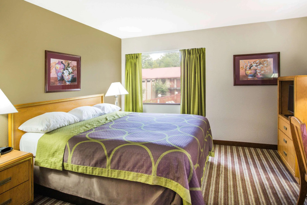 Super 8 by Wyndham Oxford MS University Area