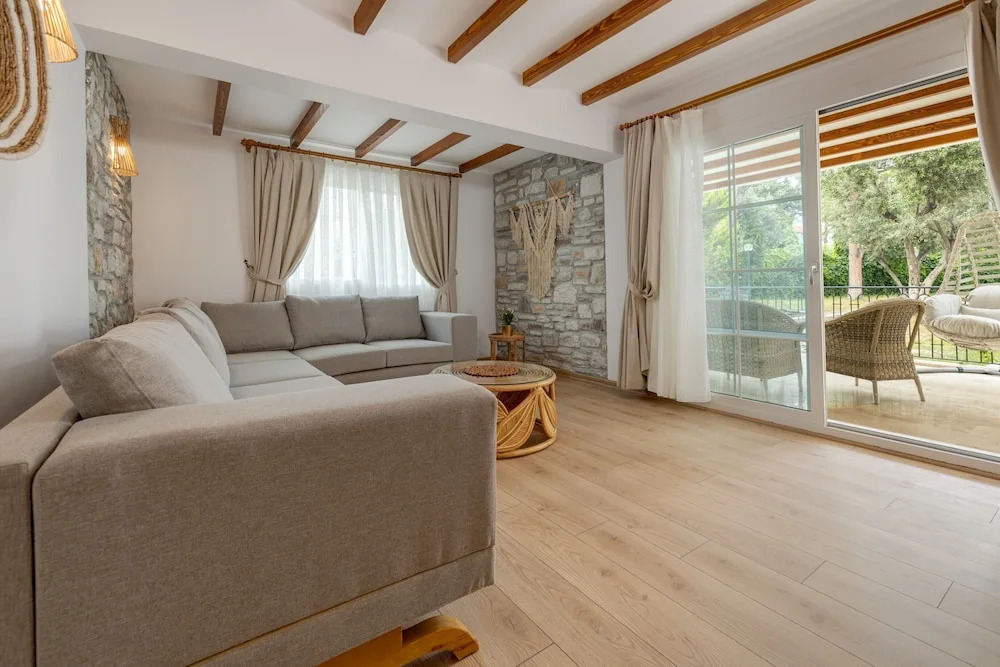 Navali̇a Beach Homes
