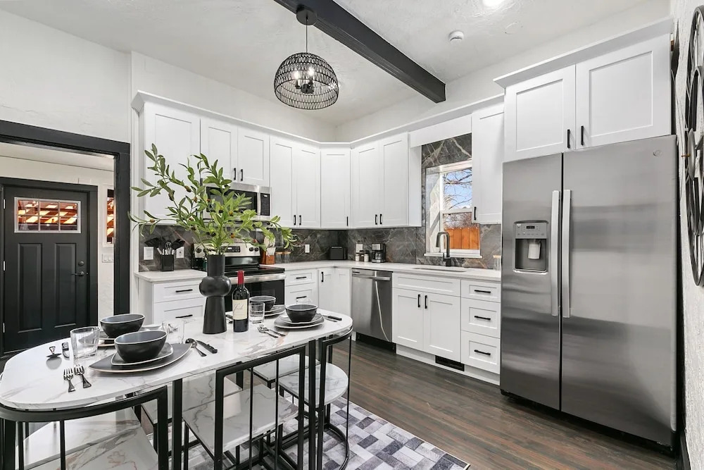 Old Town Retreat w/ Hot Tub Steps From Csu!