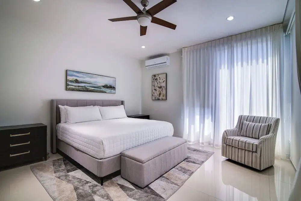 Luxury Oceanfront Villa Fully Staffed
