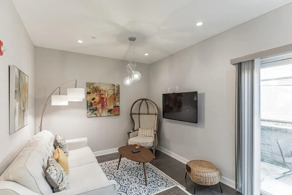 755 Capitol - A  Exquisite 3 bedroom home in Fairmount