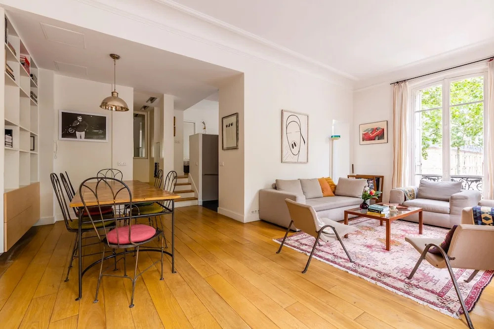 Sophisticated Home close to the Museums