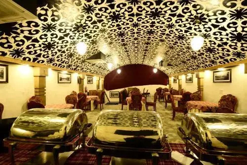 Hotel Aksa Srinagar