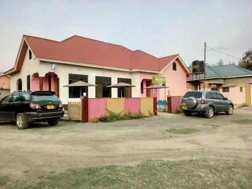 Baobab Bar And Lodge