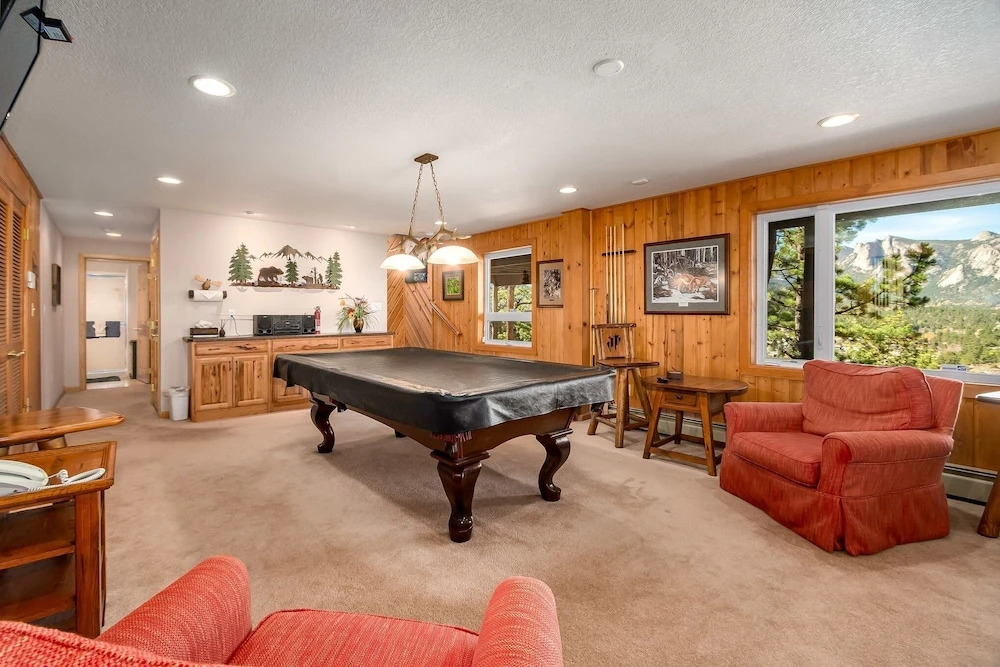 Bear-a-dise E.v. Reg #3432 4 Bedrooms 3.5 Bathrooms Cabin