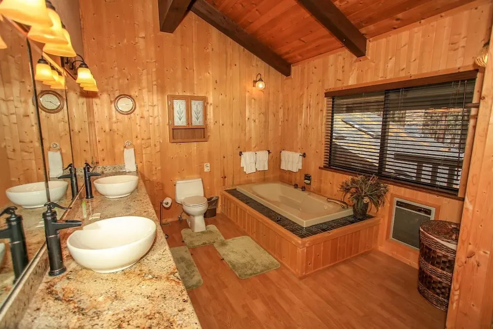 The Lodge at Snow Summit 6 Bedrooms 4.5 Bathrooms Home