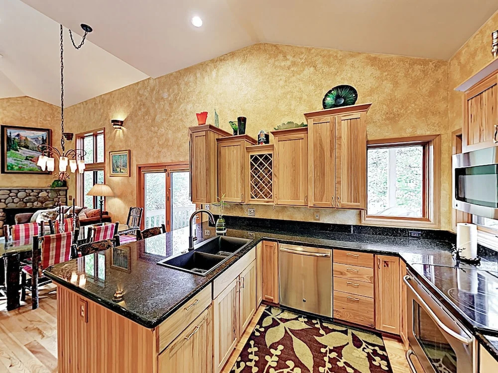 New Listing! Luxe Getaway W/ Patio & Hot Tub 4 Bedroom Duplex