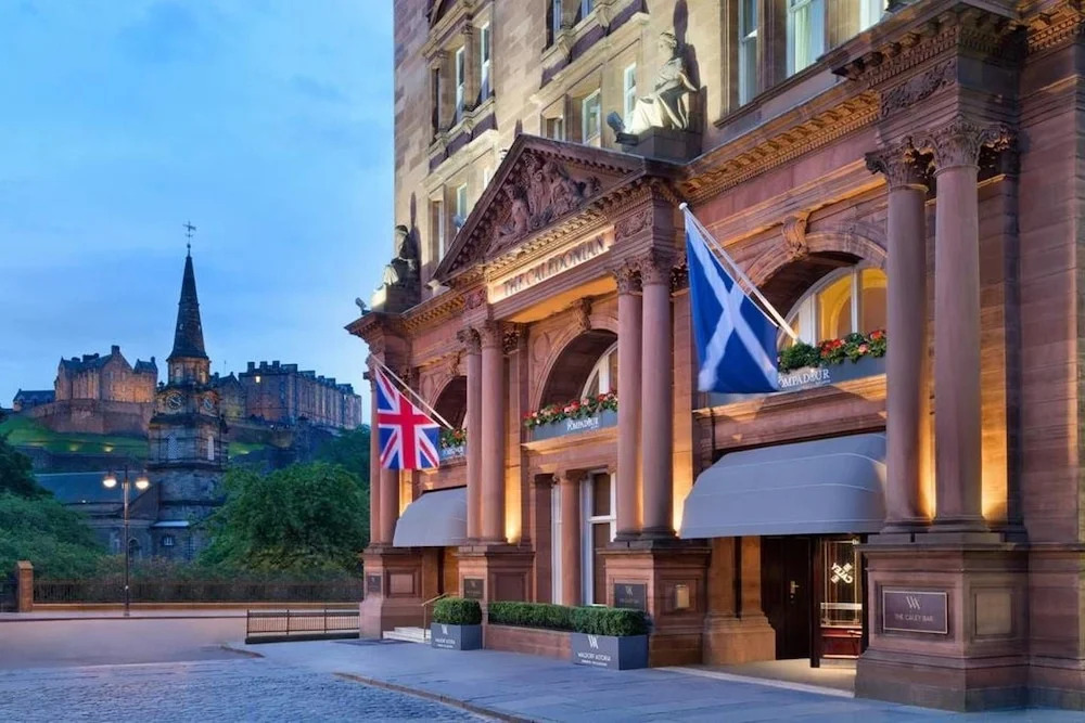 Perfect City Centre Location 50M From Princes St