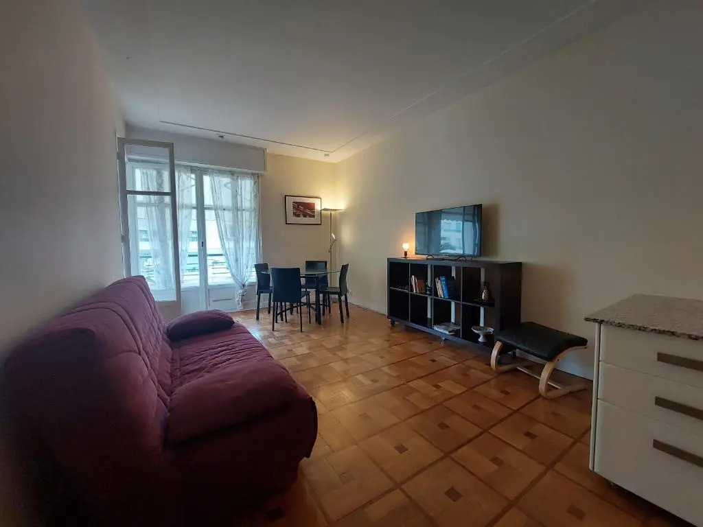 BH - CAPITOL - Central 2 Bedrooms 5 Peoples