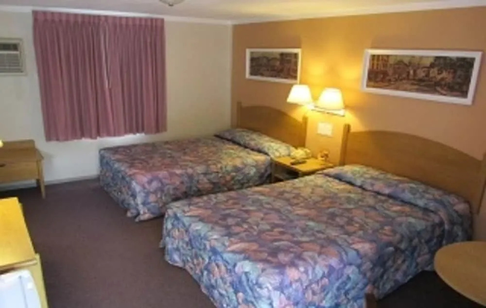 Carriage Inn Motel