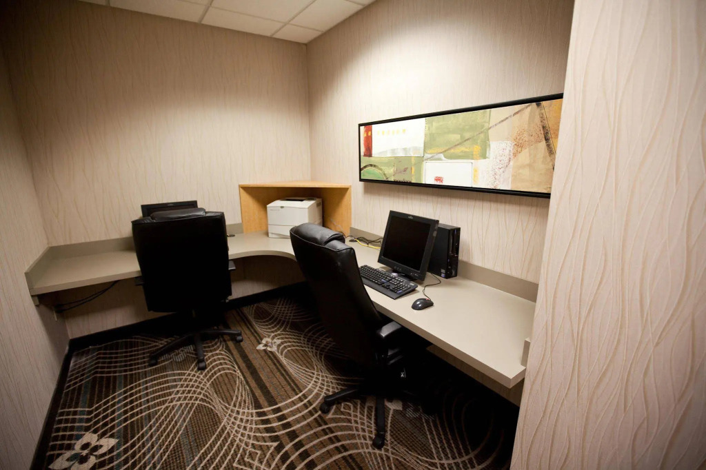 DoubleTree by Hilton Akron Fairlawn