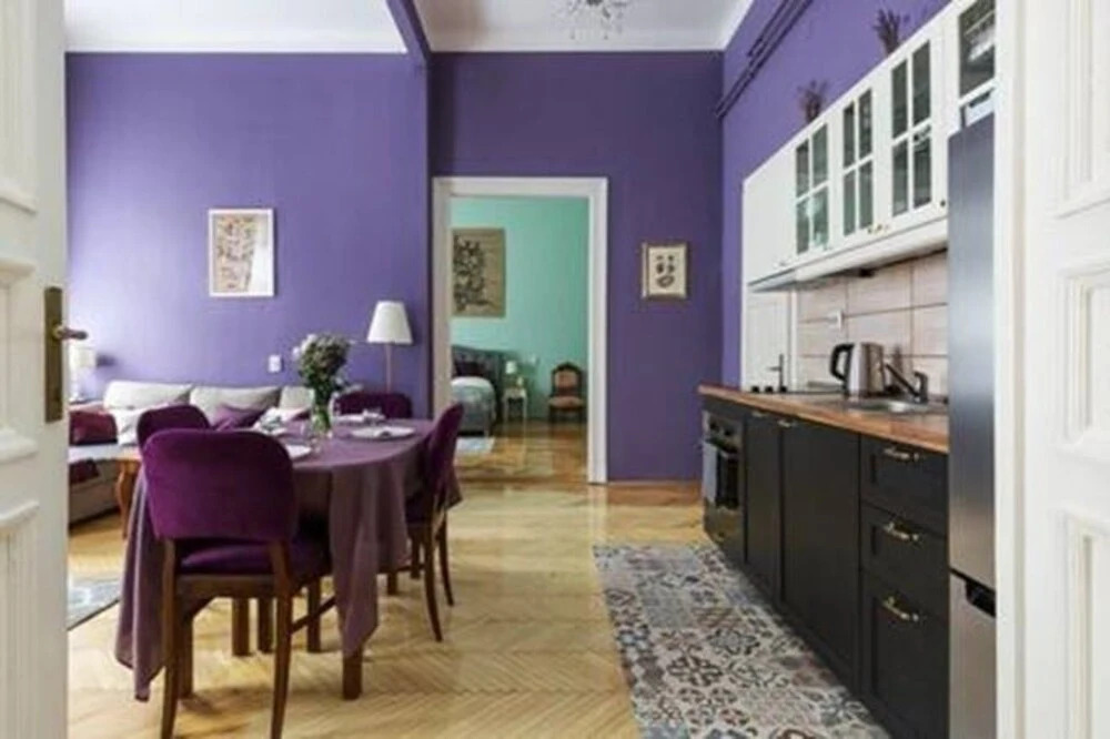 Luxury & Spacious Eclectic Style Apartment