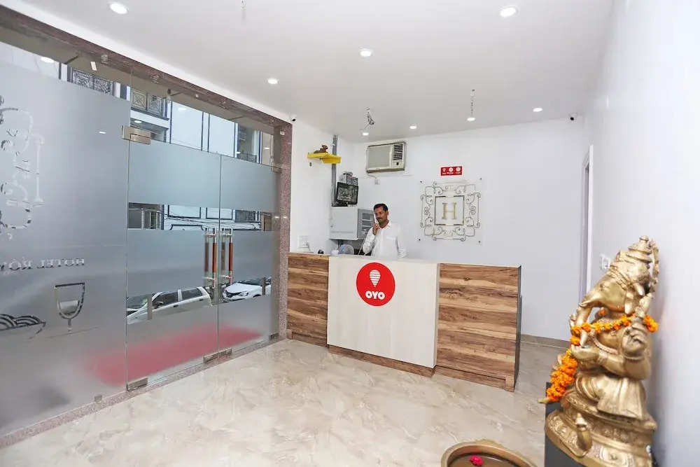 OYO 9612 Hotel Royal Ramiro