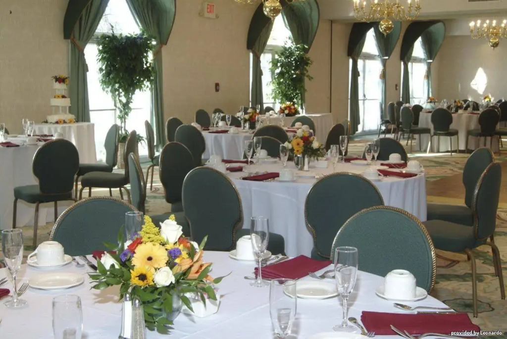 Best Western Plus, The Inn at Hampton