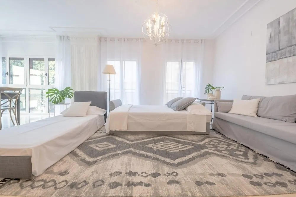 Luxury City Apartment