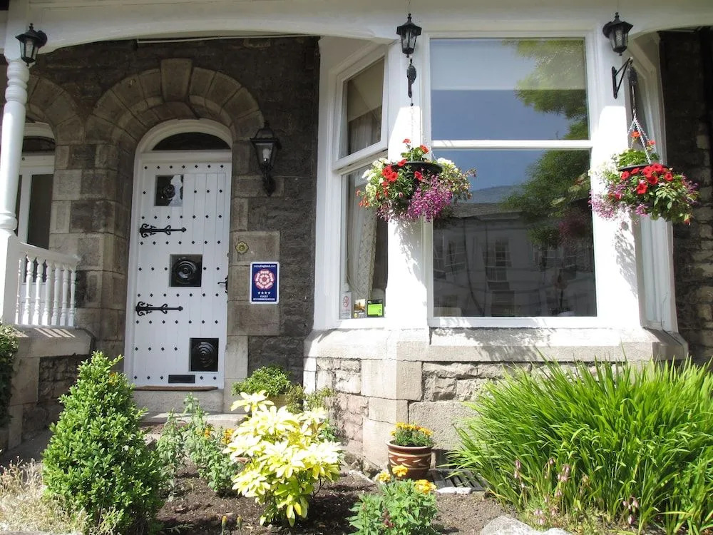 Hillside Bed & Breakfast