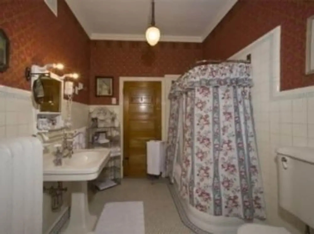 Port City Victorian Inn