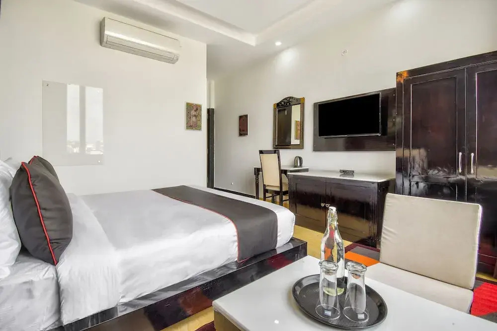 Collection O 44170 Vaishali Plaza Jaipur
