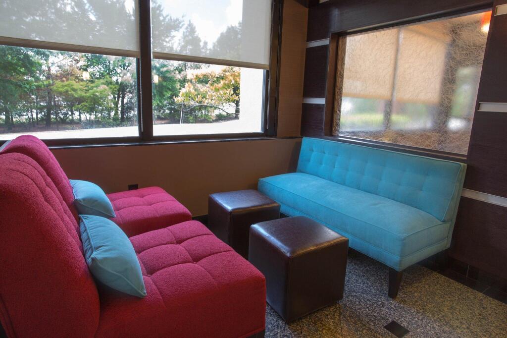 Heritage Inn & Suites The Woodlands, Trademark by Wyndham