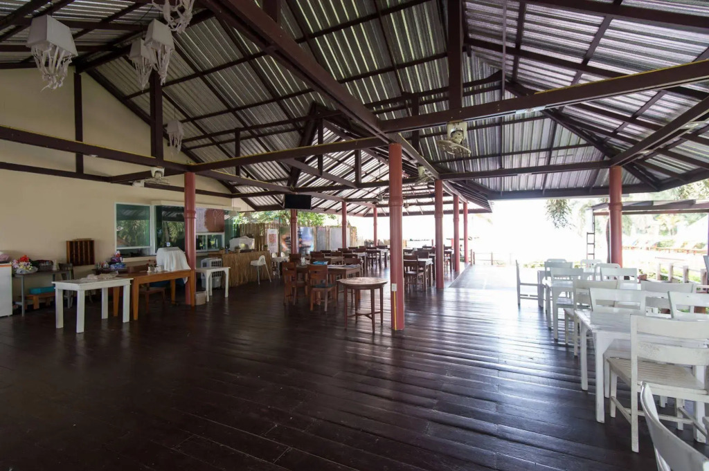 TwinBay Resort