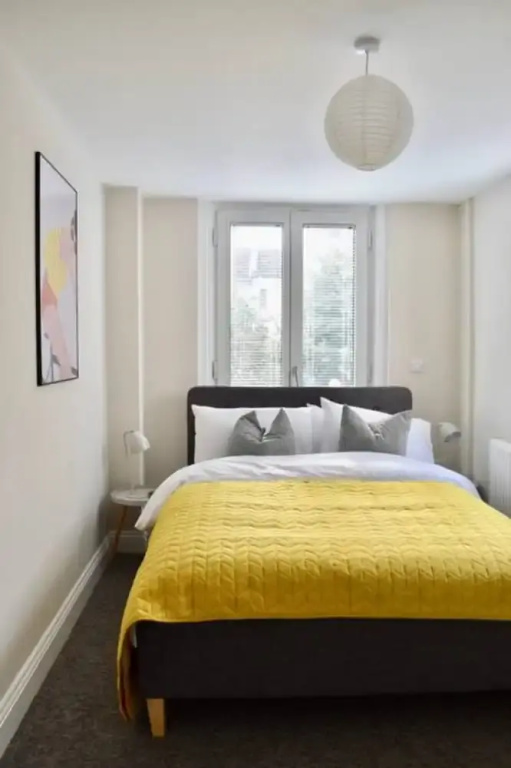 Spacious 4 Bedroom Flat in Central Brighton