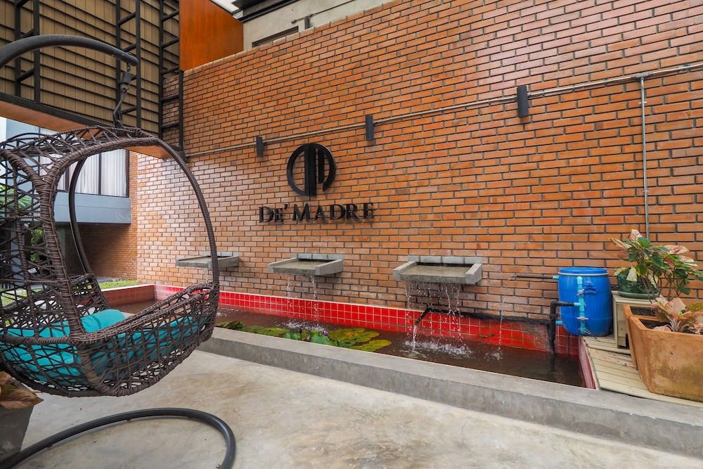 OYO 75368 Demadre Resort