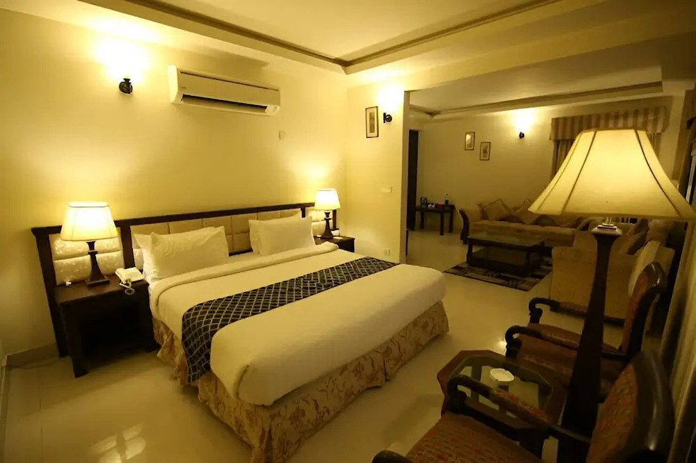 Desert Palm Hotel