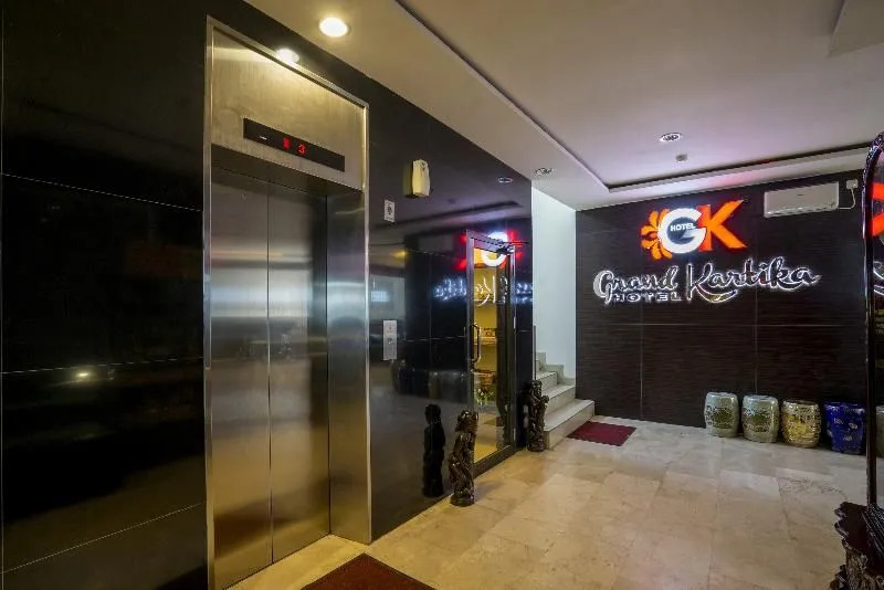 Capital O 1083 Hotel Grand Kartika