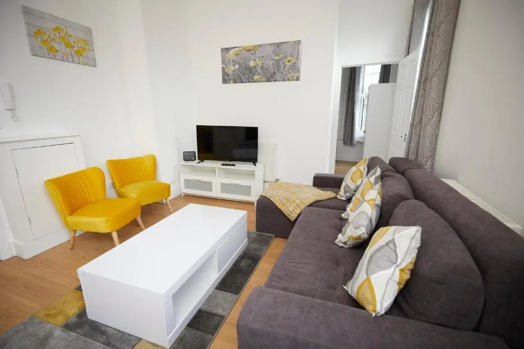 Apartment 6 - Lovely apartment available for guests Parking wifi