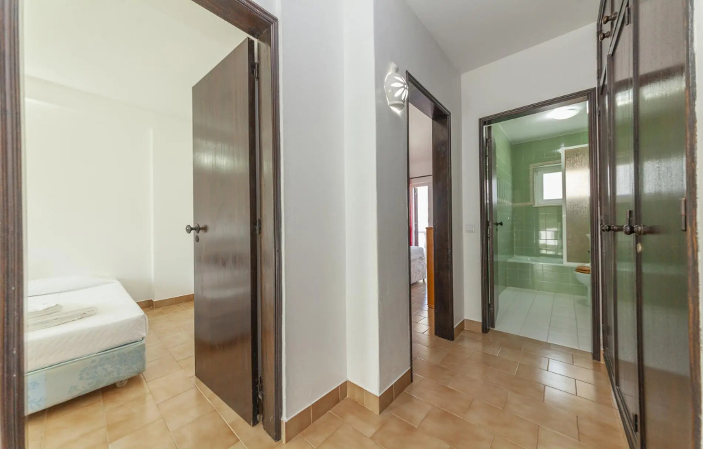 C06 - Water Tower Townhouse