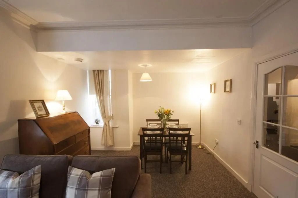 Allan Stream Apartment
