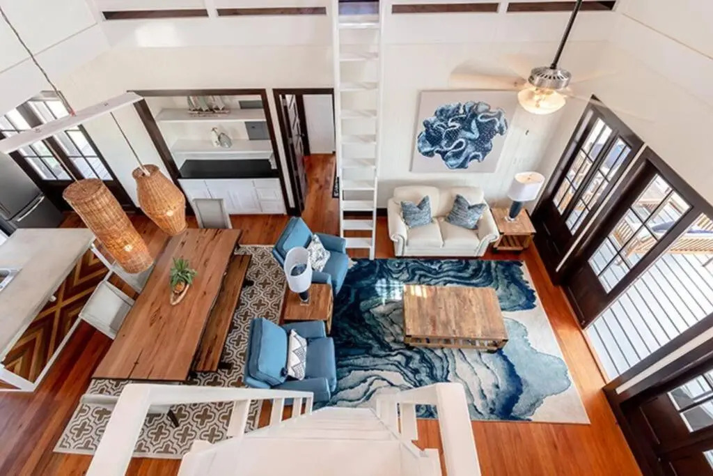 Athena's Mahogany House by the Bay 4 Bedroom/2 Bathroom