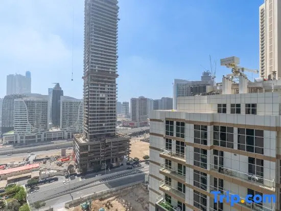 Heaven Crest Vacation Homes Downtown - Studio, 1, & 3 Bed Suite 2 min walk to Dubai Mall and Burj