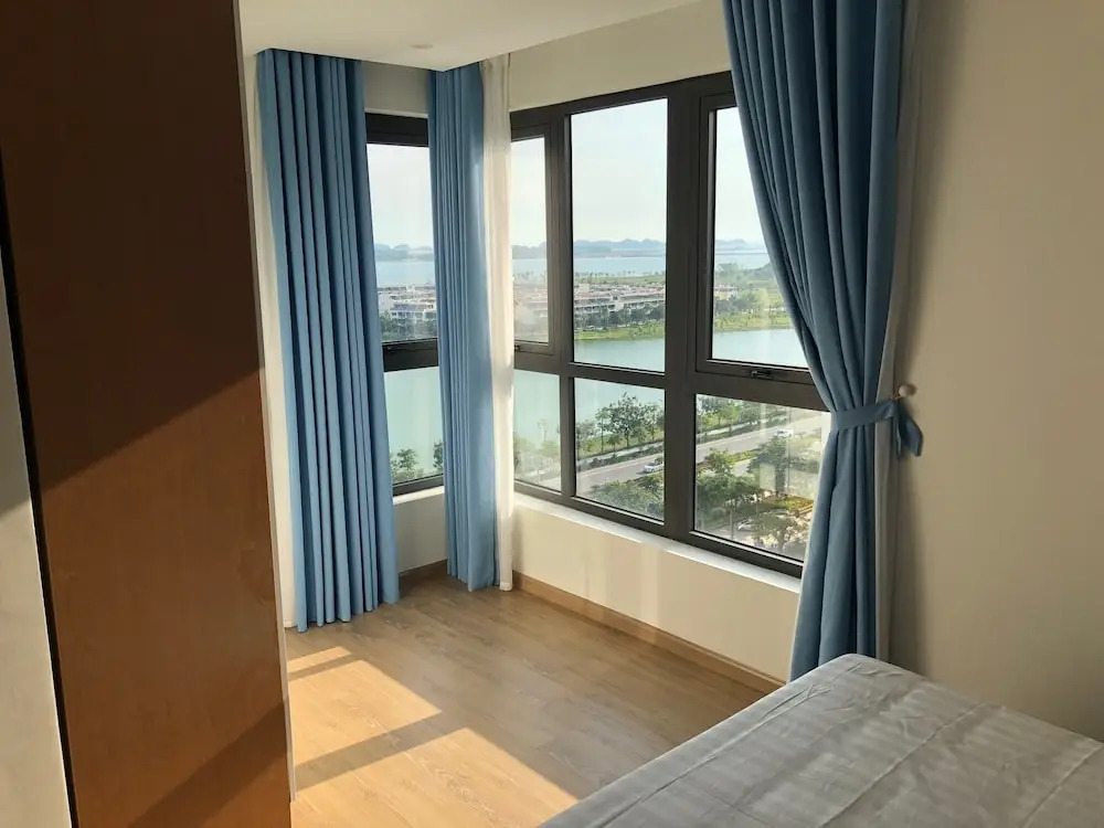 Halong Bayview 3br Apartment - 010
