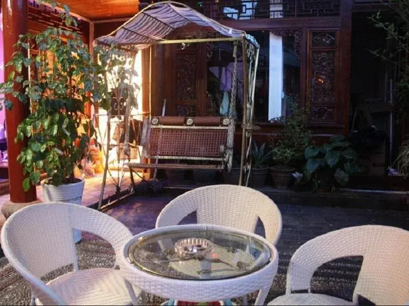 Lijiang Emerald Bay Inn