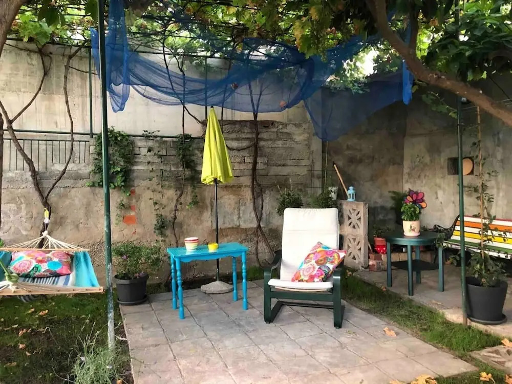 Sleeps 8 Pet friendly Garden & Roof Terrace