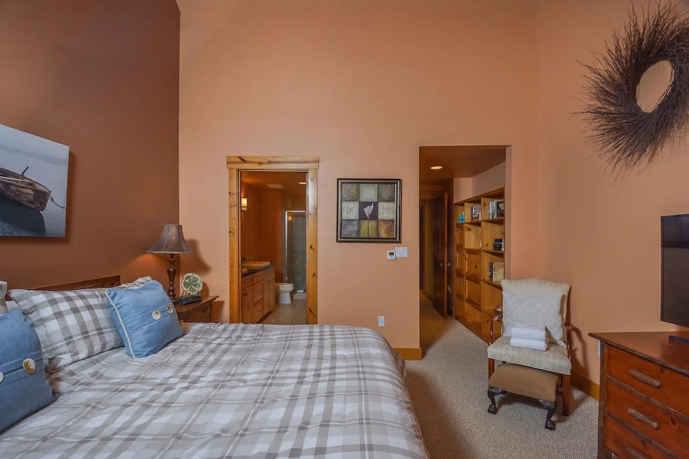 Tips Up 4 Bedroom Townhome