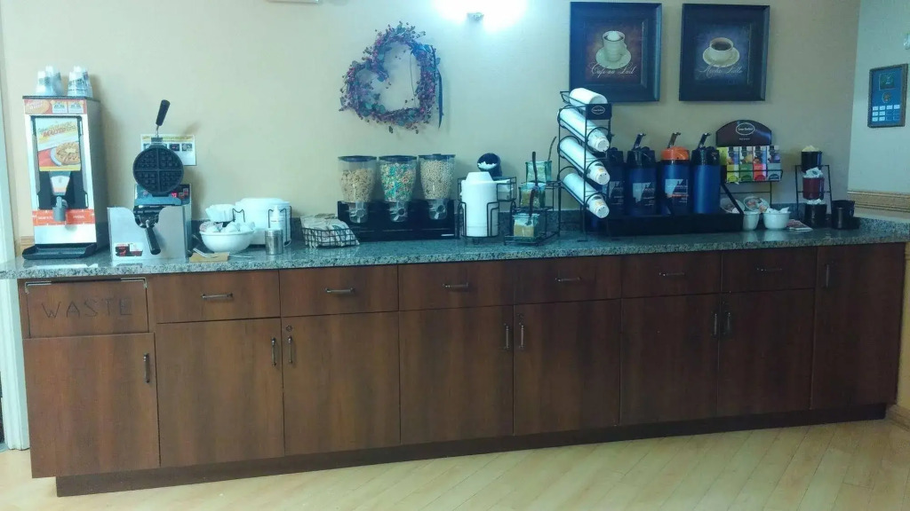 GrandStay Hotel & Suites