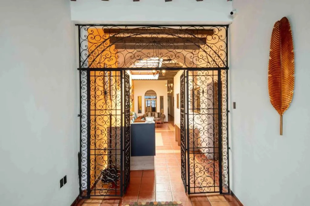Nice Room in the Center of Morelia, Casa Corregidora I