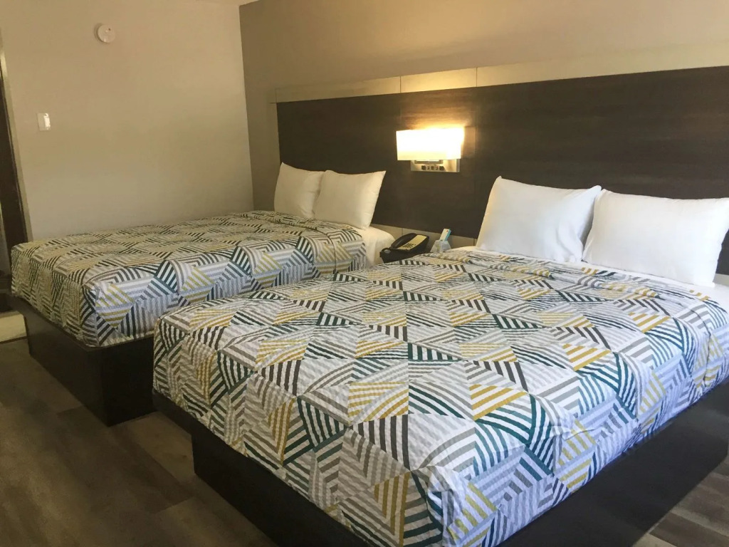 Motel 6-Burnsville, MN