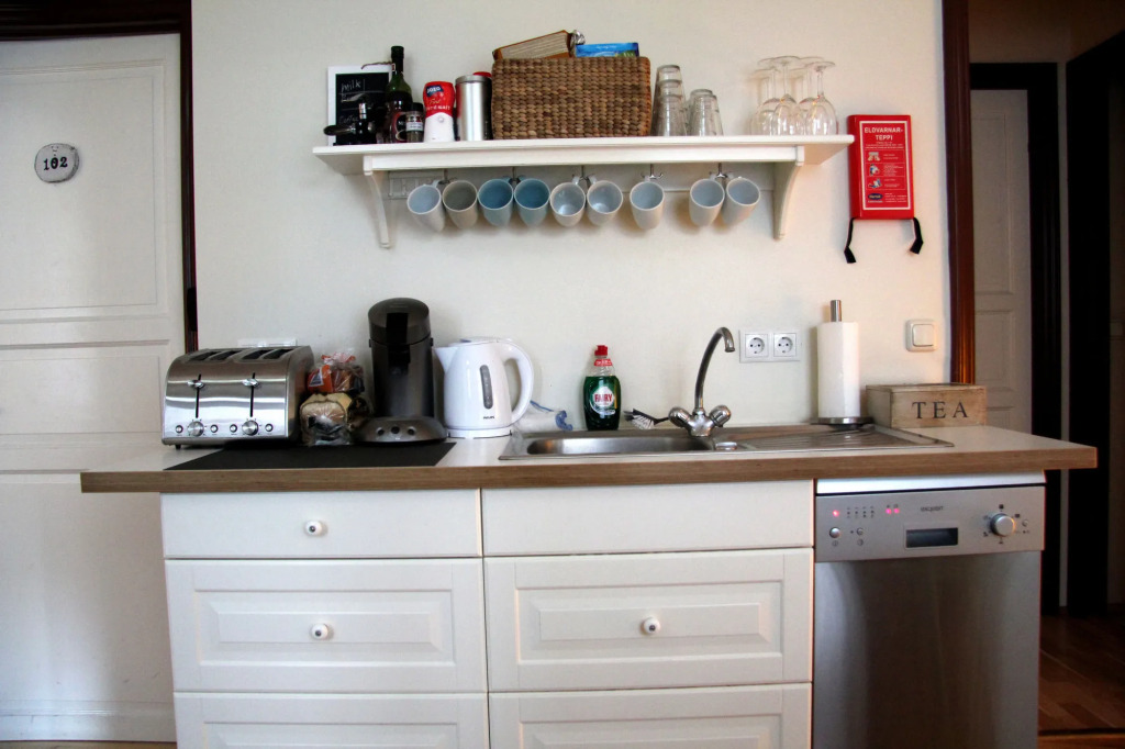 Grettir Guesthouse Downtown Charm