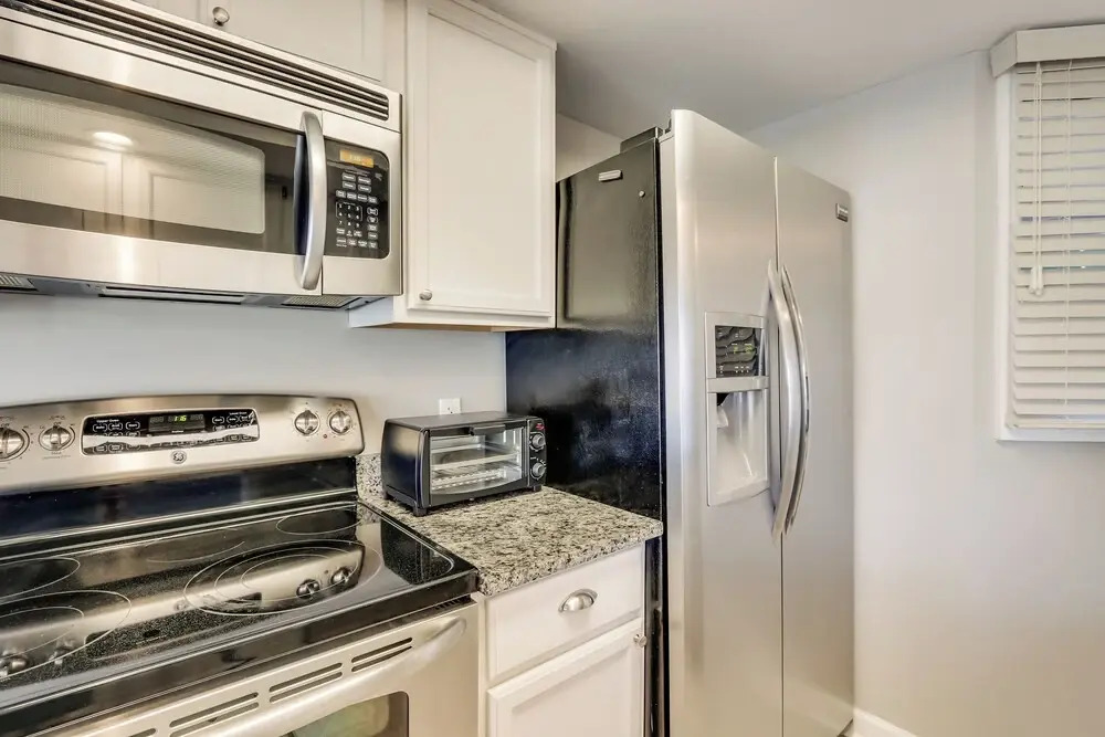 2 Mi to Beach: Condo w/ Pool Access in Hilton Head